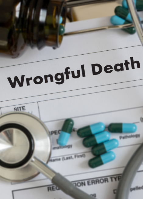 Muerte por negligencia de un médico que habla con un paciente en el consultorio